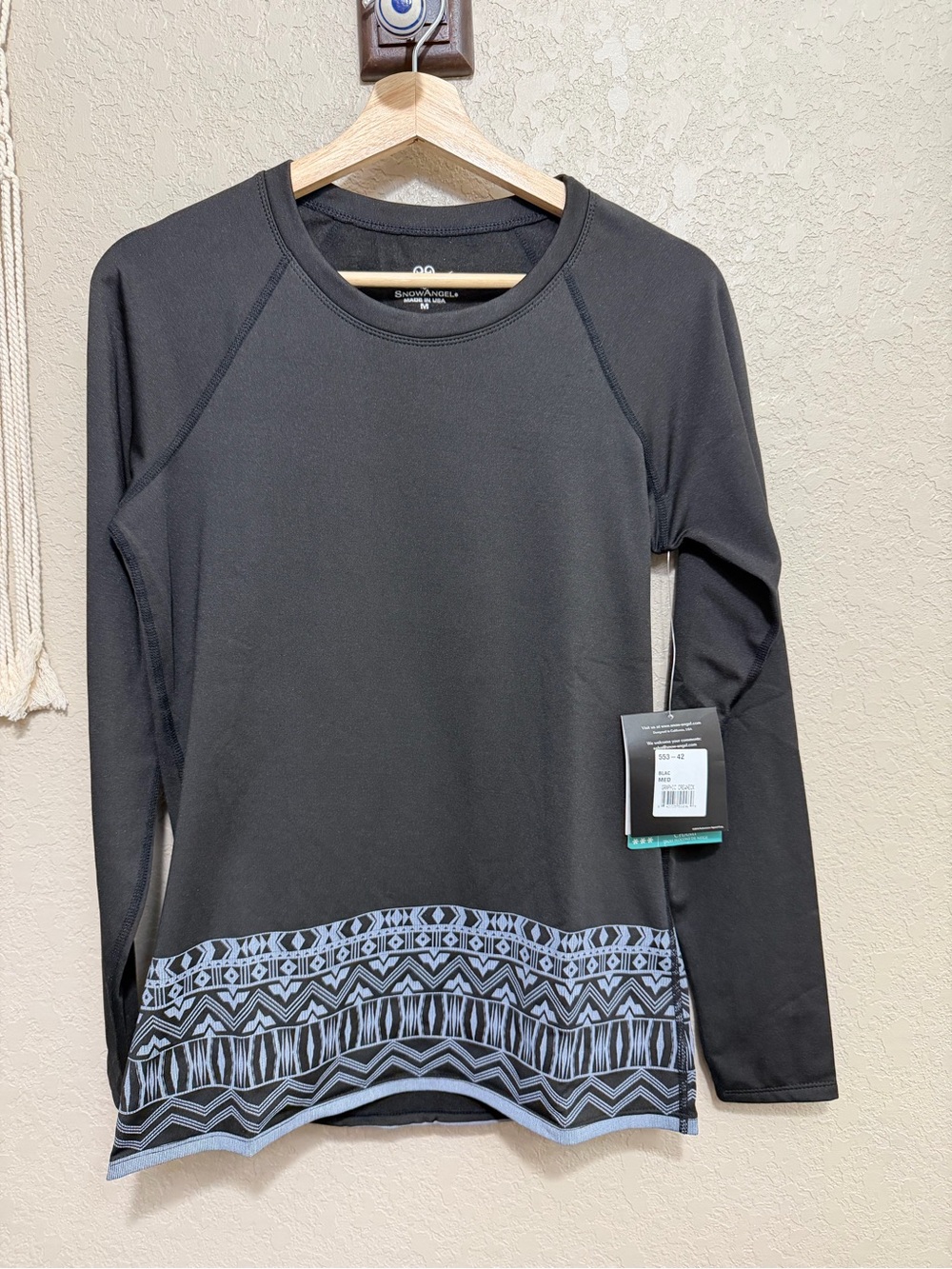 Snow Angel women sz M Black base layer long sheeve shirt extra warm